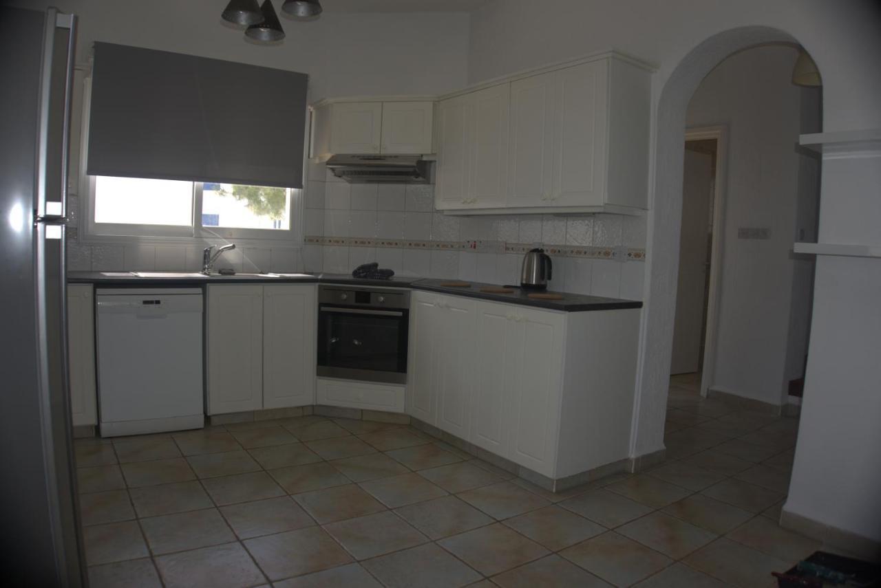 Sky Villa Paphos ภายนอก รูปภาพ