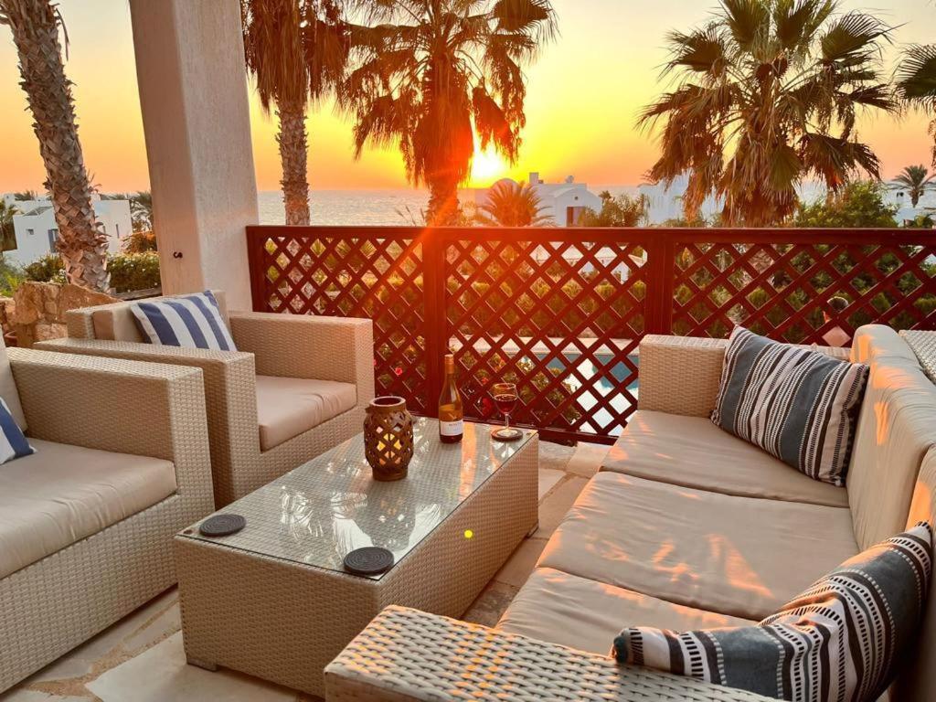 Sky Villa Paphos ภายนอก รูปภาพ